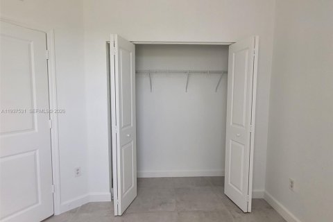 Touwnhouse à louer à Homestead, Floride: 3 chambres, 123.65 m2 № 1995358 - photo 16