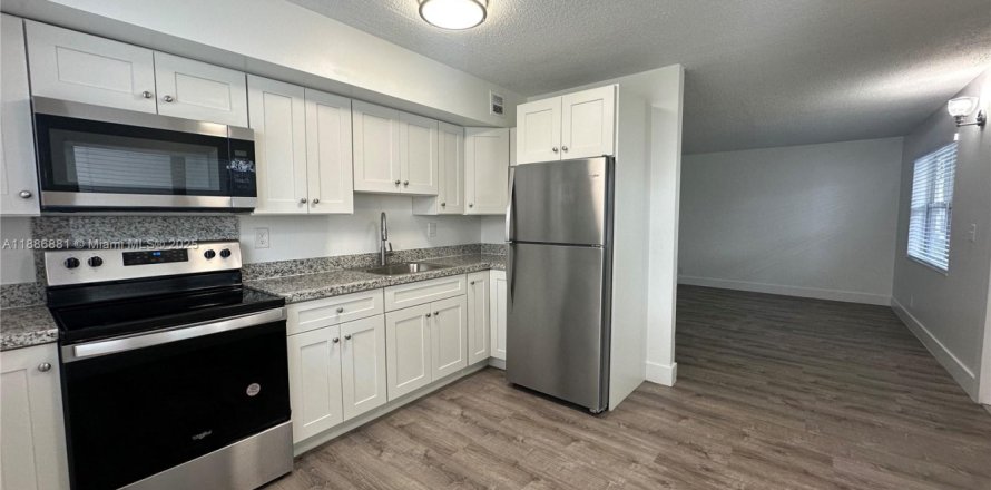 Apartamento en Hollywood, Florida 2 dormitorios № 1933536
