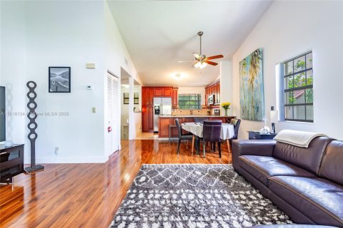 Condo in Deerfield Beach, Florida, 3 bedrooms  № 1775315 - photo 2
