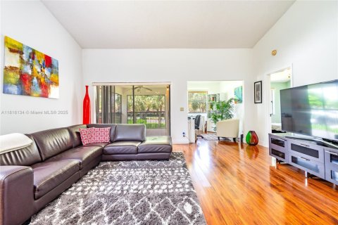 Condo in Deerfield Beach, Florida, 3 bedrooms  № 1775315 - photo 10