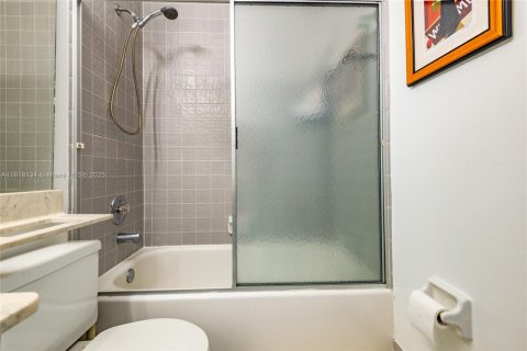 Condo in Deerfield Beach, Florida, 3 bedrooms  № 1775315 - photo 20