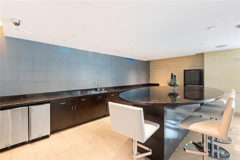 Снять в аренду кондоминиум в Майами, Флорида 1 спальня, 71.91м2, № 2145739 - фото 11