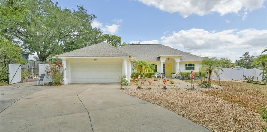 Casa en Howey-in-the-Hills, Florida 3 dormitorios, 149.02 m2 № 1609047
