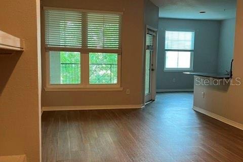 Copropriété à louer à Tampa, Floride: 2 chambres, 107.02 m2 № 2400465 - photo 2