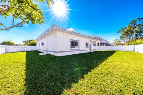 Villa ou maison à vendre à Miami-Dade, Floride: 4 chambres № 2019029 - photo 4