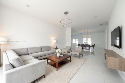 Villa ou maison à vendre à Miami-Dade, Floride: 4 chambres № 2019029 - photo 5