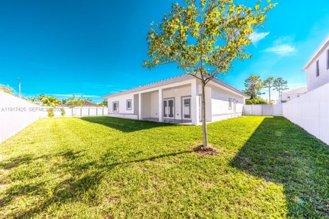 Villa ou maison à vendre à Miami-Dade, Floride: 4 chambres № 2019029 - photo 3