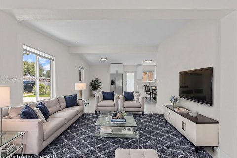 House in Miami, Florida 3 bedrooms, 112.23 sq.m. № 1948859 - photo 8