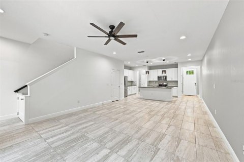 Touwnhouse à vendre à Lutz, Floride: 3 chambres, 182.18 m2 № 2330334 - photo 12