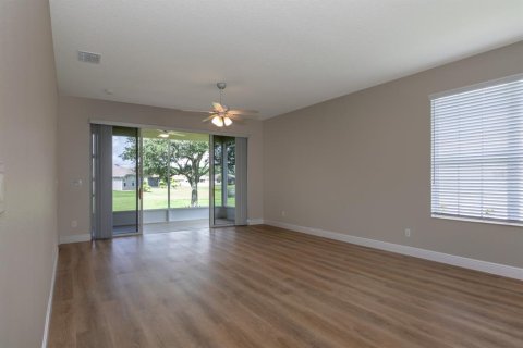 House in Leesburg, Florida 3 bedrooms, 137.22 sq.m. № 1875846 - photo 9