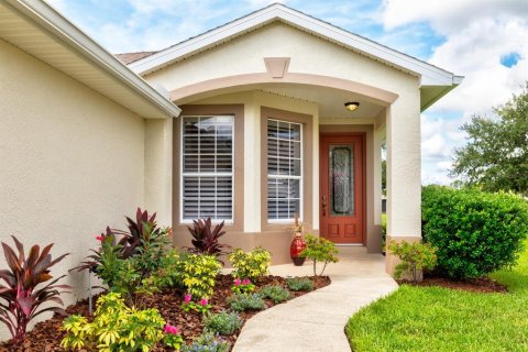House in Leesburg, Florida 3 bedrooms, 137.22 sq.m. № 1875846 - photo 1