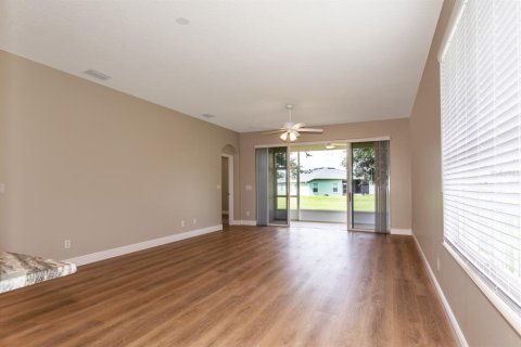 House in Leesburg, Florida 3 bedrooms, 137.22 sq.m. № 1875846 - photo 5