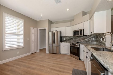 House in Leesburg, Florida 3 bedrooms, 137.22 sq.m. № 1875846 - photo 6