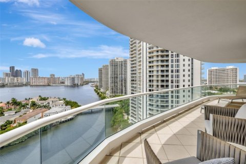 Copropriété à vendre à Aventura, Floride: 2 chambres, 192.31 m2 № 1772518 - photo 15