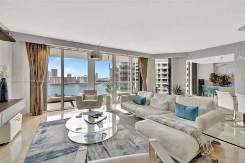 Copropriété à vendre à Aventura, Floride: 2 chambres, 192.31 m2 № 1772518 - photo 2