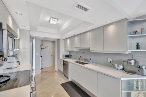 Copropriété à vendre à Aventura, Floride: 2 chambres, 192.31 m2 № 1772518 - photo 12