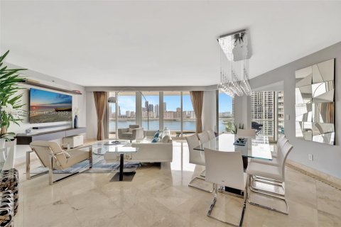 Copropriété à vendre à Aventura, Floride: 2 chambres, 192.31 m2 № 1772518 - photo 6