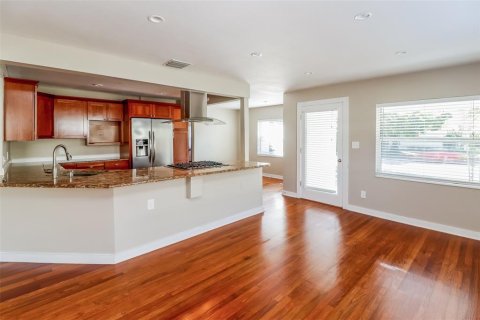 Casa en alquiler en Saint Petersburg, Florida, 2 dormitorios, 94.2 m2 № 1593430 - foto 2