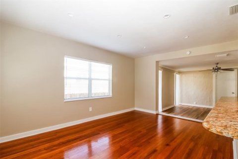 Casa en alquiler en Saint Petersburg, Florida, 2 dormitorios, 94.2 m2 № 1593430 - foto 4