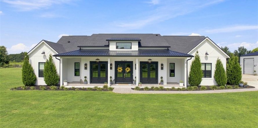 Villa ou maison à Dade City, Floride 5 chambres, 274.99 m2 № 2347499