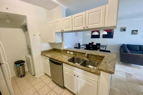Condominio en venta en Sunny Isles Beach, Florida, 2 dormitorios, 84.26 m2 № 2168044 - foto 7