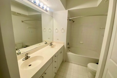 Condominio en venta en Sunny Isles Beach, Florida, 2 dormitorios, 84.26 m2 № 2168044 - foto 11