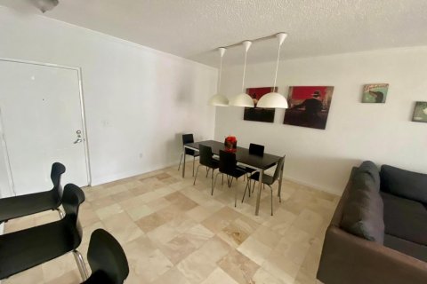 Condominio en venta en Sunny Isles Beach, Florida, 2 dormitorios, 84.26 m2 № 2168044 - foto 4