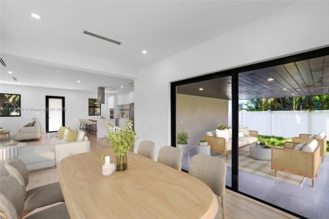 House in Miami Shores, Florida 3 bedrooms, 145.11 sq.m. № 1971536 - photo 5