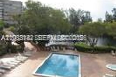 Condominio en alquiler en Miami, Florida, 2 dormitorios, 116.78 m2 № 2153610 - foto 17