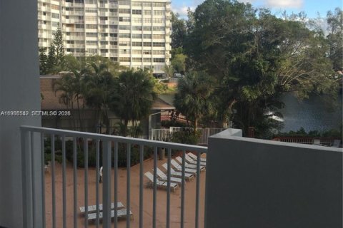 Condominio en alquiler en Miami, Florida, 2 dormitorios, 116.78 m2 № 2153610 - foto 26