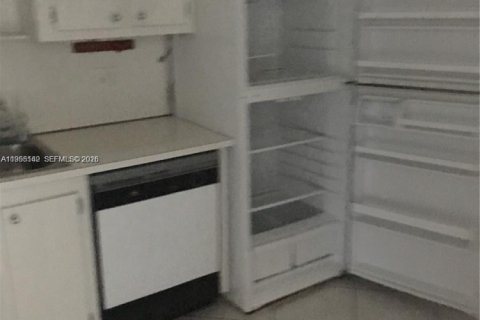 Condominio en alquiler en Miami, Florida, 2 dormitorios, 116.78 m2 № 2153610 - foto 24
