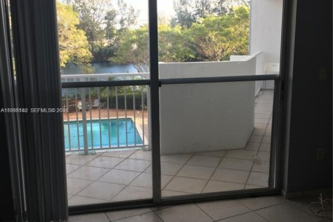 Condominio en alquiler en Miami, Florida, 2 dormitorios, 116.78 m2 № 2153610 - foto 27