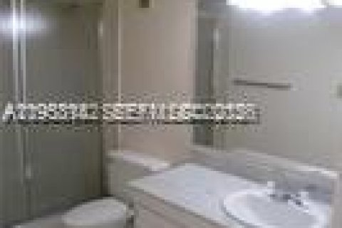 Condominio en alquiler en Miami, Florida, 2 dormitorios, 116.78 m2 № 2153610 - foto 9