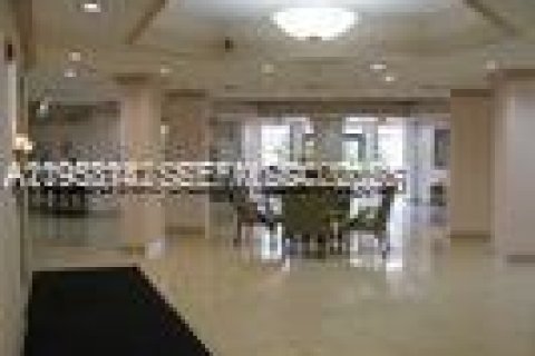 Condominio en alquiler en Miami, Florida, 2 dormitorios, 116.78 m2 № 2153610 - foto 5