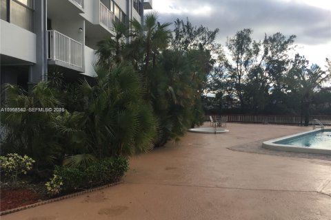 Condominio en alquiler en Miami, Florida, 2 dormitorios, 116.78 m2 № 2153610 - foto 20