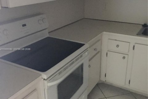 Condominio en alquiler en Miami, Florida, 2 dormitorios, 116.78 m2 № 2153610 - foto 25