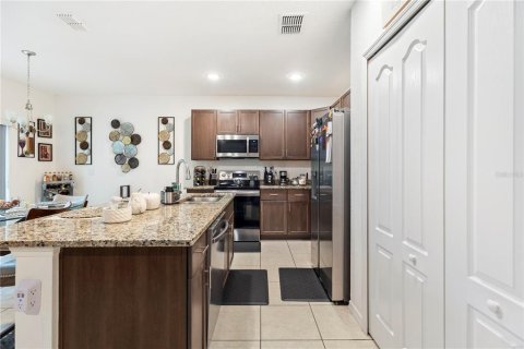Villa ou maison à vendre à Poinciana, Floride: 3 chambres, 134.24 m2 № 2290697 - photo 8