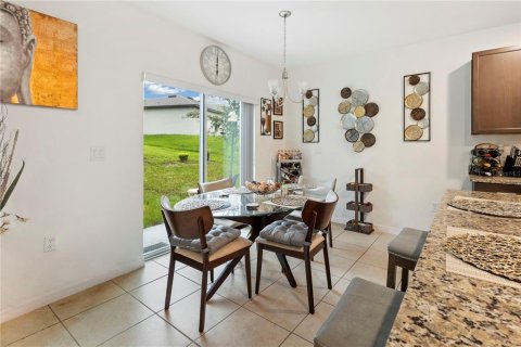 Villa ou maison à vendre à Poinciana, Floride: 3 chambres, 134.24 m2 № 2290697 - photo 11