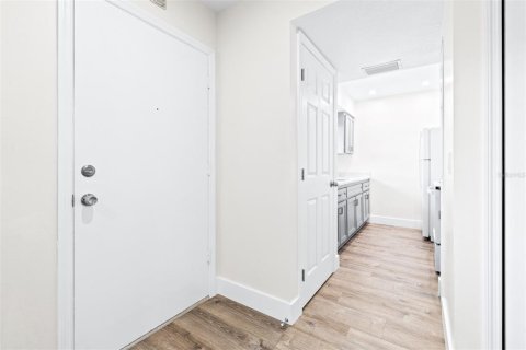 Condominio en venta en Clearwater, Florida, 1 dormitorio, 56.21 m2 № 1906165 - foto 5