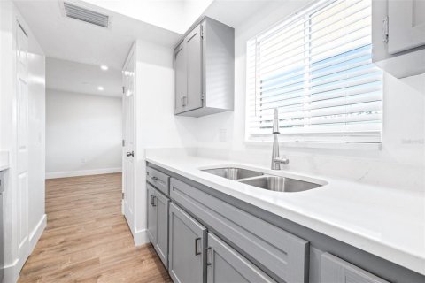 Condominio en venta en Clearwater, Florida, 1 dormitorio, 56.21 m2 № 1906165 - foto 11