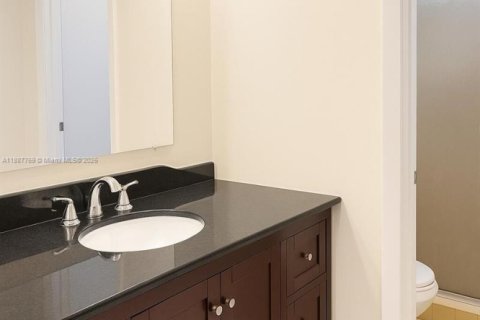 Townhouse in Miramar, Florida 2 bedrooms, 98.48 sq.m. № 1942532 - photo 15