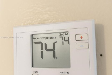 Townhouse in Miramar, Florida 2 bedrooms, 98.48 sq.m. № 1942532 - photo 23