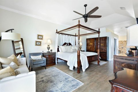 House in Cape Coral, Florida 4 bedrooms, 237.74 sq.m. № 2393609 - photo 22