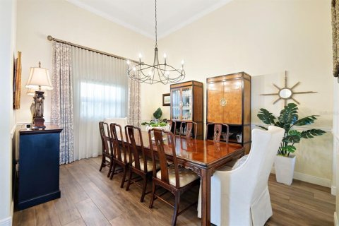 House in Cape Coral, Florida 4 bedrooms, 237.74 sq.m. № 2393609 - photo 20
