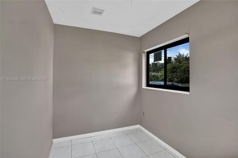 House in Homestead, Florida 4 bedrooms, 135.64 sq.m. № 1984066 - photo 26