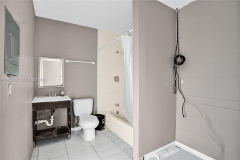 House in Homestead, Florida 4 bedrooms, 135.64 sq.m. № 1984066 - photo 18