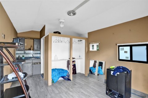 House in Homestead, Florida 4 bedrooms, 135.64 sq.m. № 1984066 - photo 28