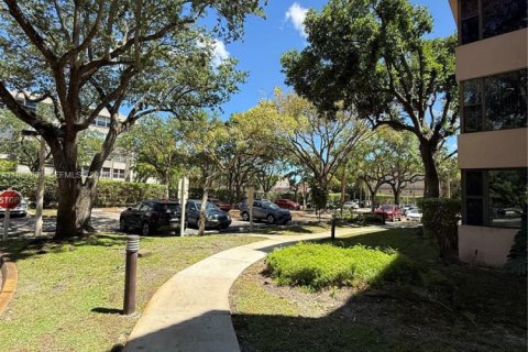 Condominio en alquiler en Plantation, Florida, 1 dormitorio, 65.77 m2 № 2049283 - foto 23