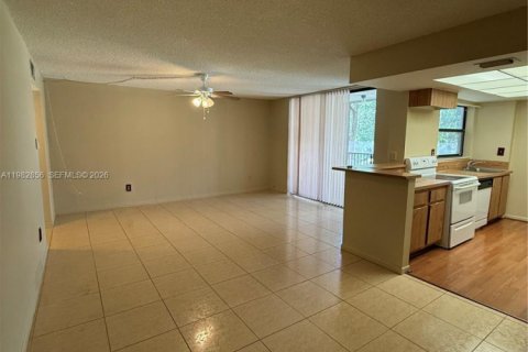 Condominio en alquiler en Plantation, Florida, 1 dormitorio, 65.77 m2 № 2049283 - foto 13