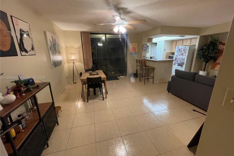 Condominio en alquiler en Plantation, Florida, 1 dormitorio, 65.77 m2 № 2049283 - foto 2